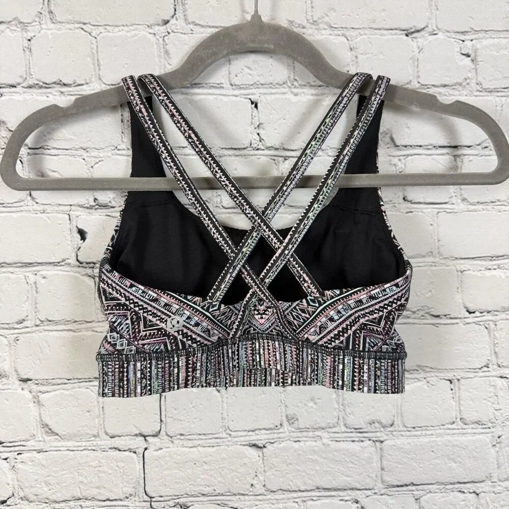 Lululemon Energy Sports Bra Size 4 Geometric Tribal Pace Print Criss Cross Strap